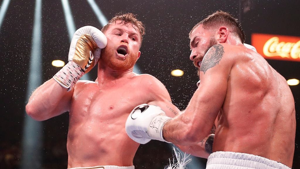 Canelo Alvarez kukisti marraskuussa Caleb Plantin.