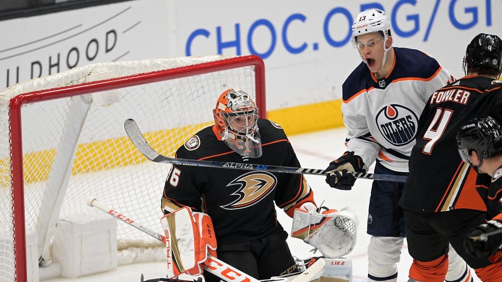 Jesse Puljujärvi teki maalin Anaheimia vastaan.