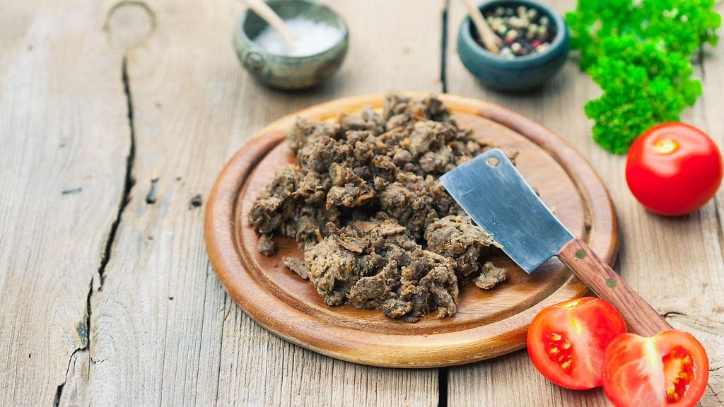 Nyhtökauraa lautasella. Kuvituskuva.