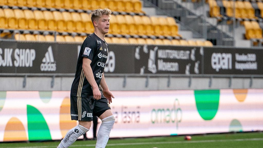 Pyry Hannola siirtyy HJK:sta SJK:n riveihin.