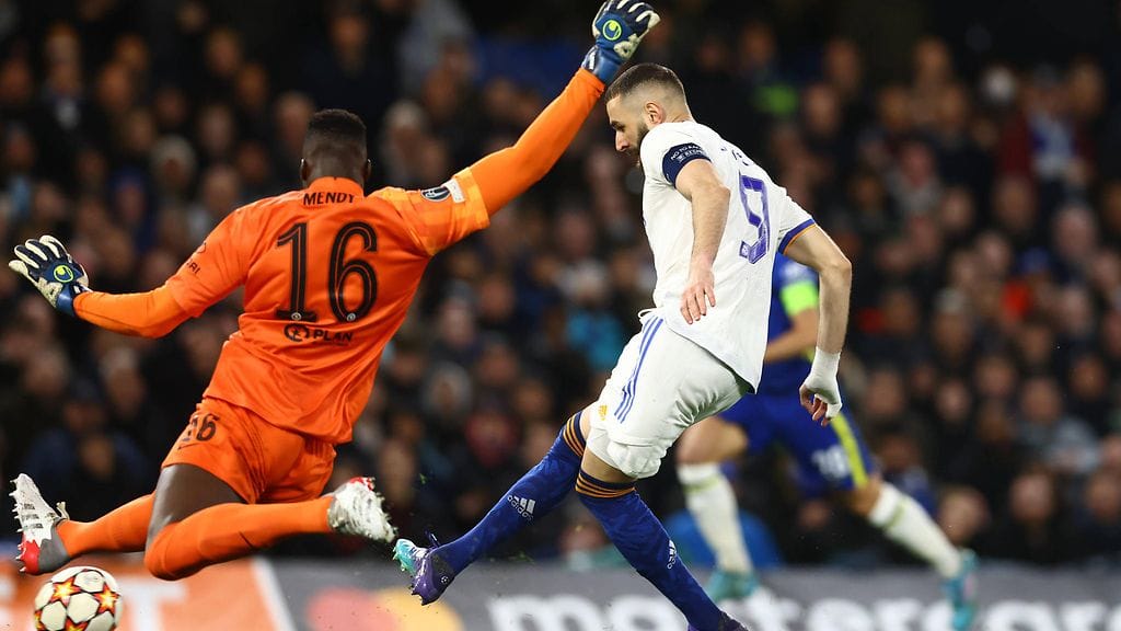 Real Madridin Karim Benzema kuritti nyt Chelseata hattutempulla.