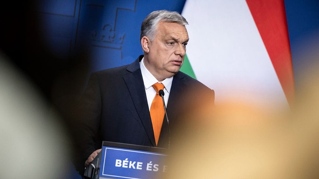 Orban on CPAC-konferenssissa luomassa siteitä Yhdysvaltain oikeistoon ja ehdottamassa yhteistyötä ja koordinaatiota globaalin oikeiston kesken.