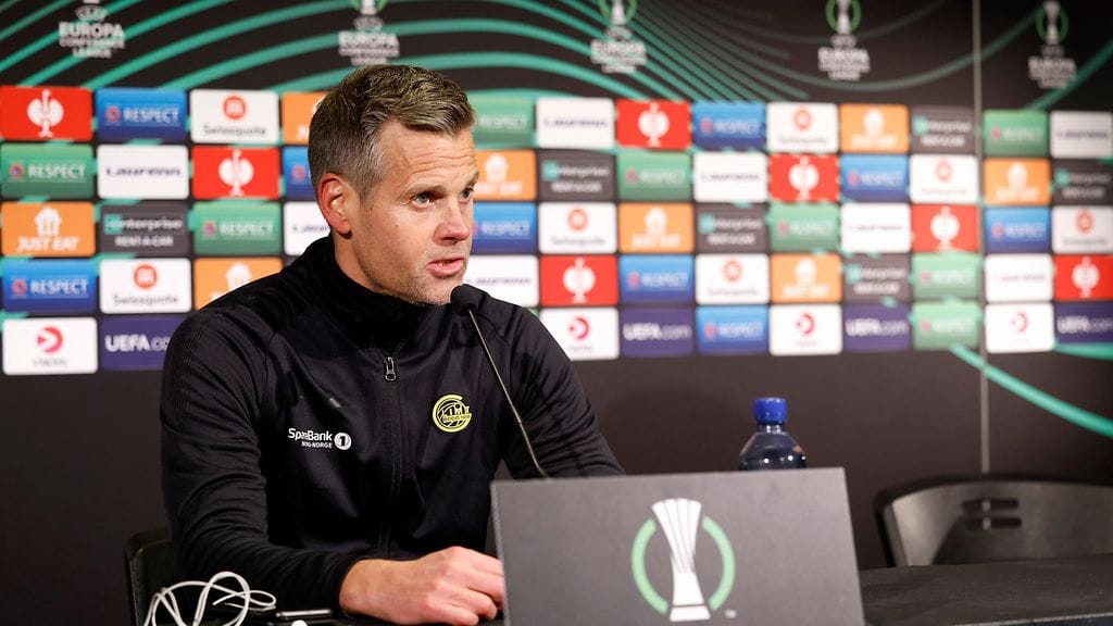 Bodö/Glimtin päävalmentaja Kjetil Knutsen oli mukana pukukoppikäytävällä sattuneessa tilanteessa.