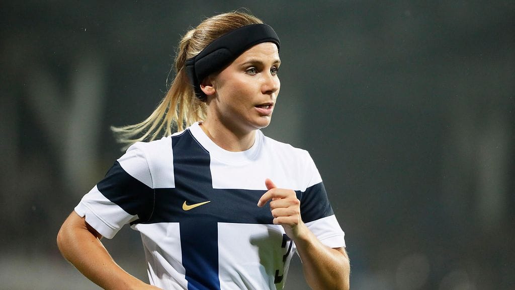 Tuija Hyyrynen viimeisteli Suomen ainoan osuman Slovakiaa vastaan.