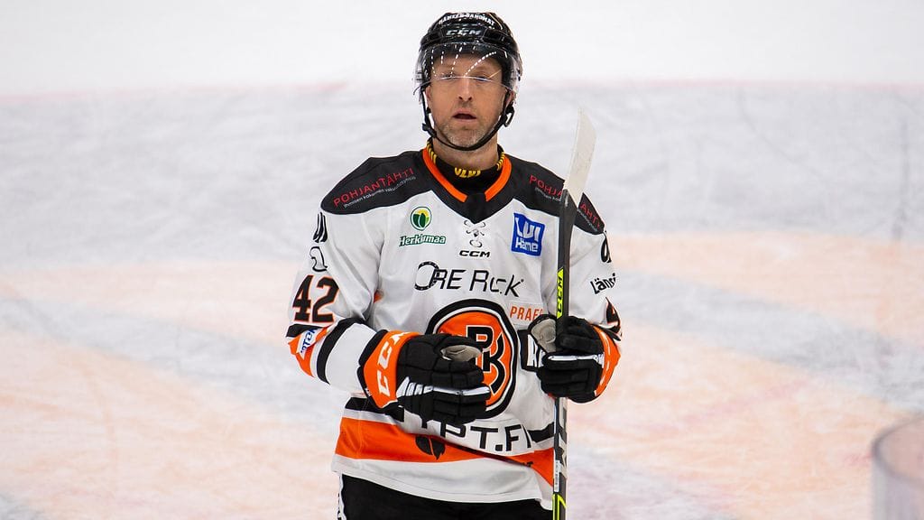 Arto Laatikainen lopettaa komean pelaajauransa.