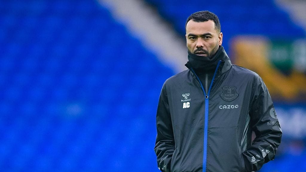 Ashley Cole työskentelee nykyään Evertonin valmennustiimissä.