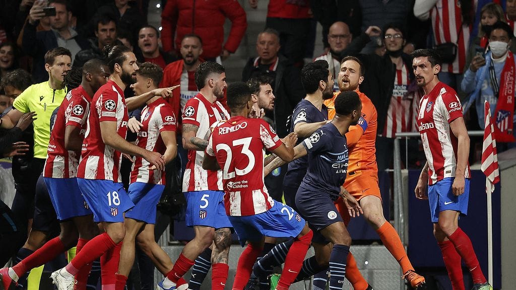 Tunteet kävivät jo kuumana viheriöllä Atletico Madridin ja Manchester Cityn pelaajien välillä.
