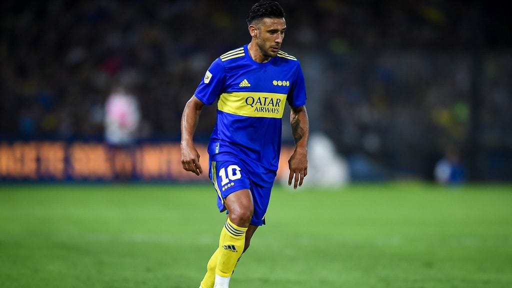 Eduardo Salvio Boca Juniorsin paidassa helmikuussa 2022.