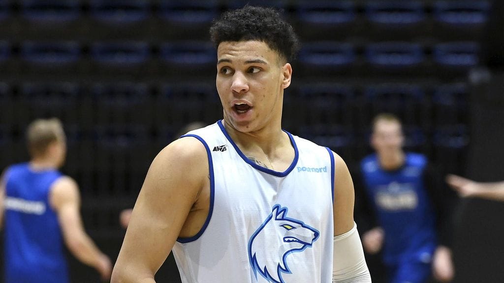 Miro Little vakuutti A-maajoukkuedebyytissään viime helmikuussa.