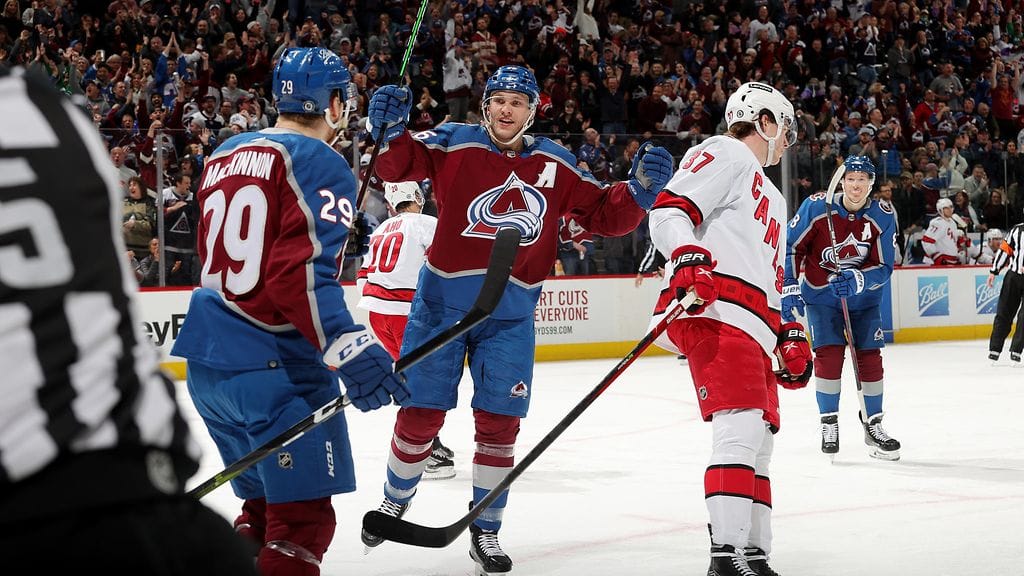 Mikko Rantanen, mietitkö mahdollisuutta nousta Teemu Selänteen ja Jari Kurrin historialliseen saavutukseen?