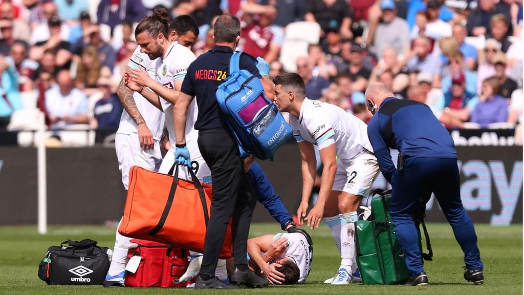 Ashley Westwood loukkaantui ikävästi sunnuntain Valioliiga-kierroksella.
