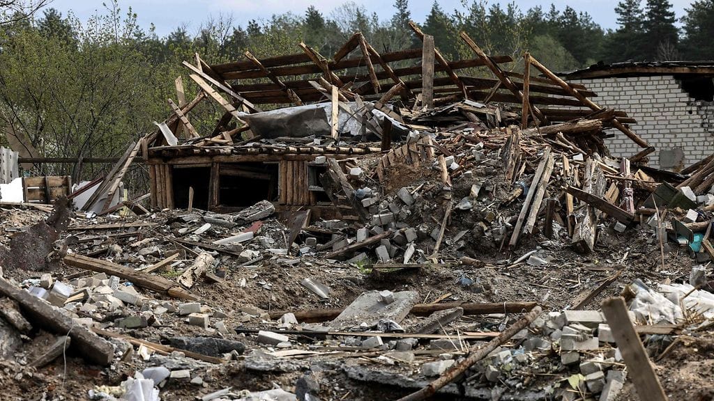 Kuvaa Yatskivkan kylän tuhoista Ukrainan itäosissa 16. huhtikuuta.