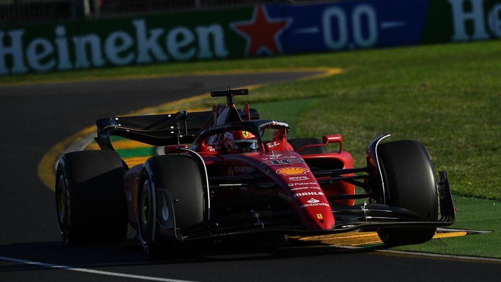 Ferrari-kuljettajat saavat kilpailla vapaasti toisiaan vastaan.