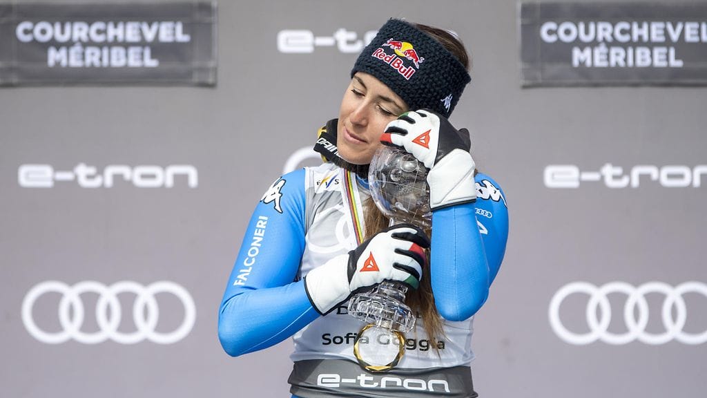 Sofia Goggia voitti viime kaudella alppihiihdon syöksylaskun kokonaiskilpailun.