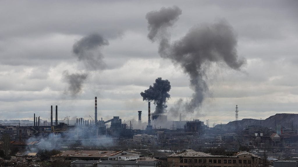 Venäjä on jatkanut Azovstalin tehdasalueen tulittamista.
