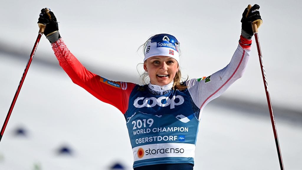 Maiken Caspersen Falla voitti urallaan kolme olympia- ja kymmenen MM-mitalia.
