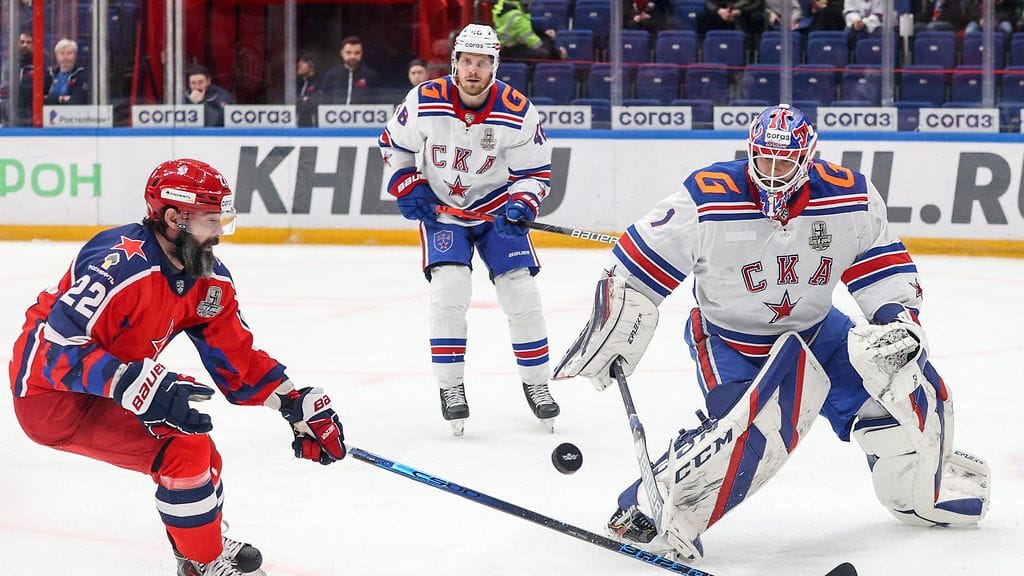 Pietarin SKA:n Mikko Lehtonen (kesk.) liittyy Leijoniin.