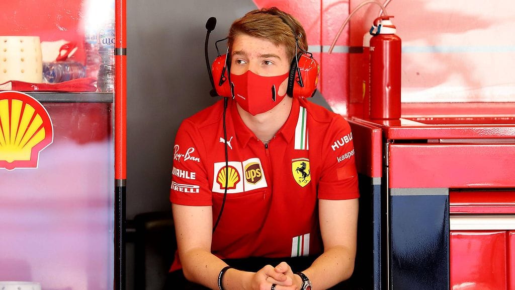 Robert Shwartzman on tehnyt eron Putinin sotatoimiin. Hän ajaa jatkossa Israelin lisenssillä.