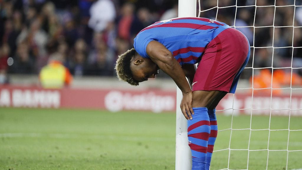 FC Barcelona kaadettiin kotikentällään historiallisesti kolmannen kerran peräkkäin sunnuntaina.