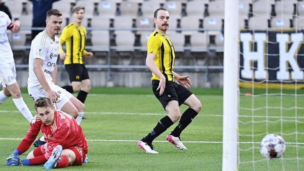 Hongan Jerry Voutilainen osui espoolaisille kahdesti maanantai-iltana.