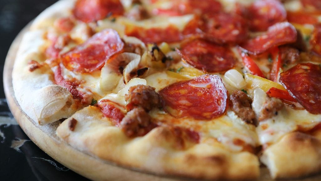 Pizzaa valmistetaan kotikeittiöissä yhä enemmän laadukkaista raaka-aineista.