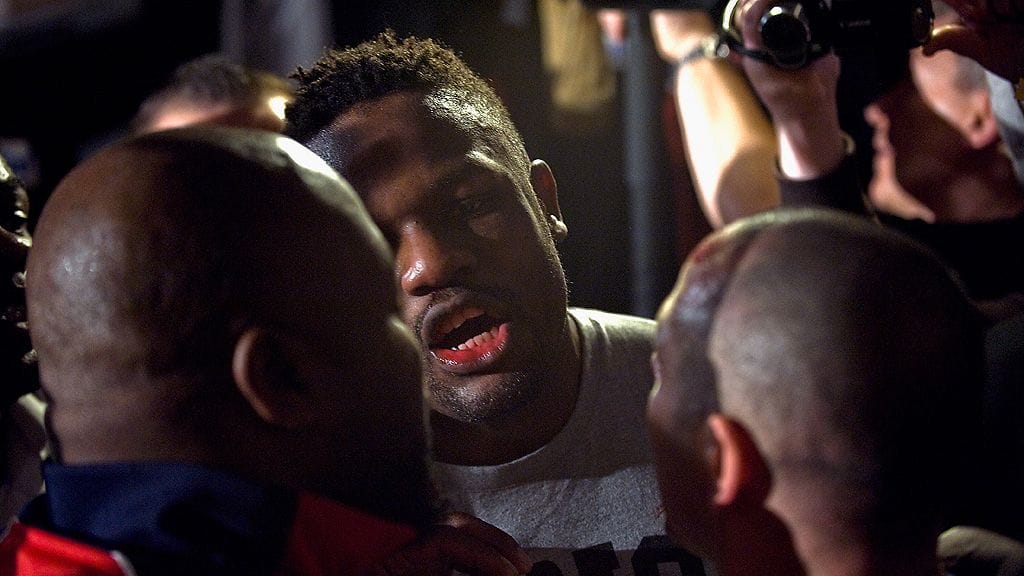 Dereck Chisora rähjäämässä.