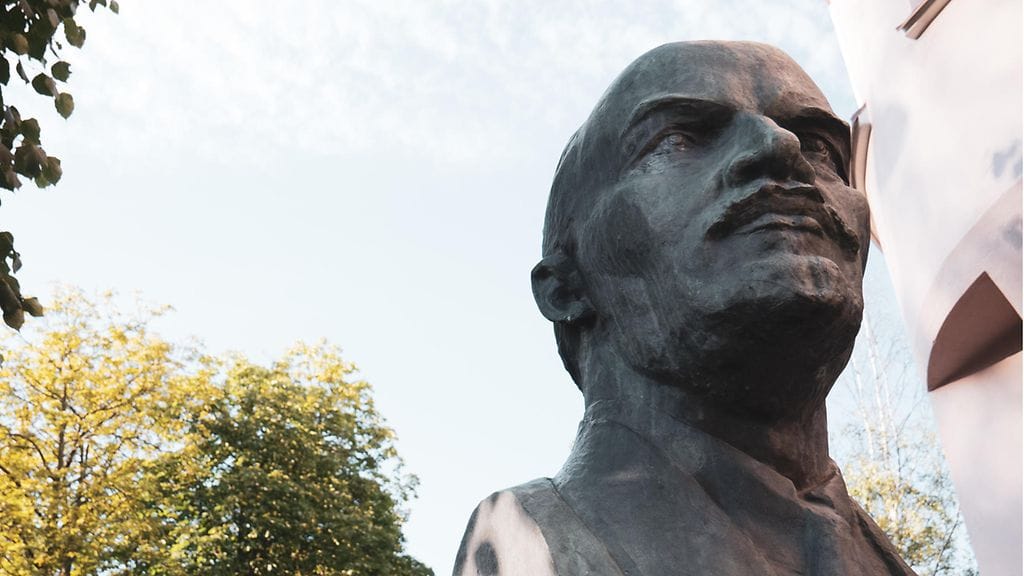 Turun kaupunki poistaa V.I. Leninin rintakuvan kaupungin keskustasta.