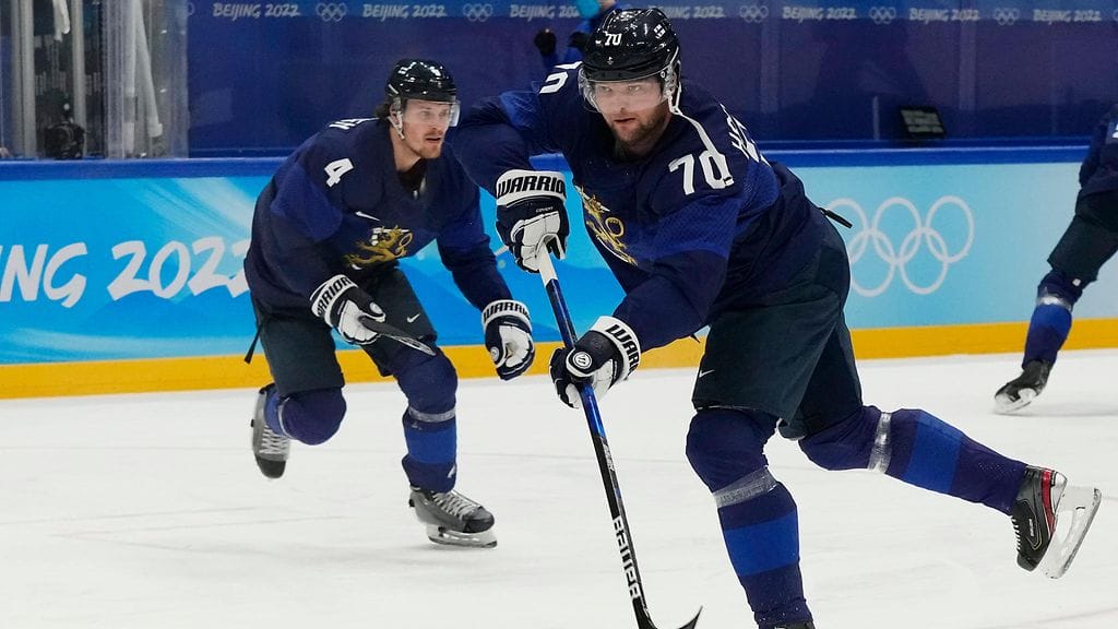 Teemu Hartikainen latasi Leijonat 1–0 johtoon avauserän loppupuolella.