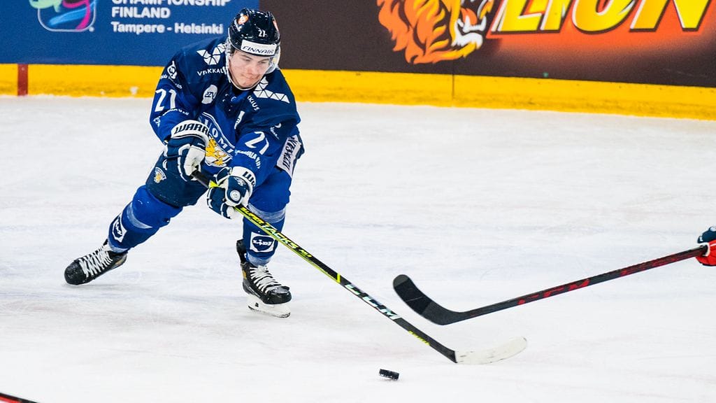 Jere Innala ohjasi Suomen ensimmäisen maalin ylivoimalla. Arkistokuva.