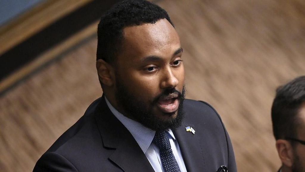Suldaan Said Ahmed nousi eduskuntaan syyskuussa 2021, kun Paavo Arhinmäki valittiin Helsingin apulaispormestariksi.
