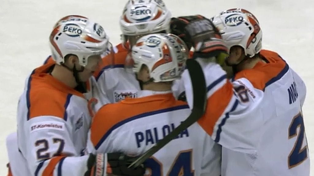 Olli Palola viimeisteli Tapparan voittomaalin vain 46 sekuntia ennen päätössummeria.