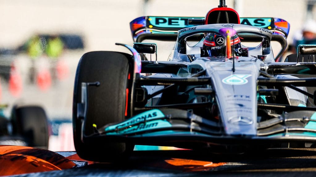 George Russell rymisteli kärkiajan perjantain harjoituksissa Miamin F1-radalla.