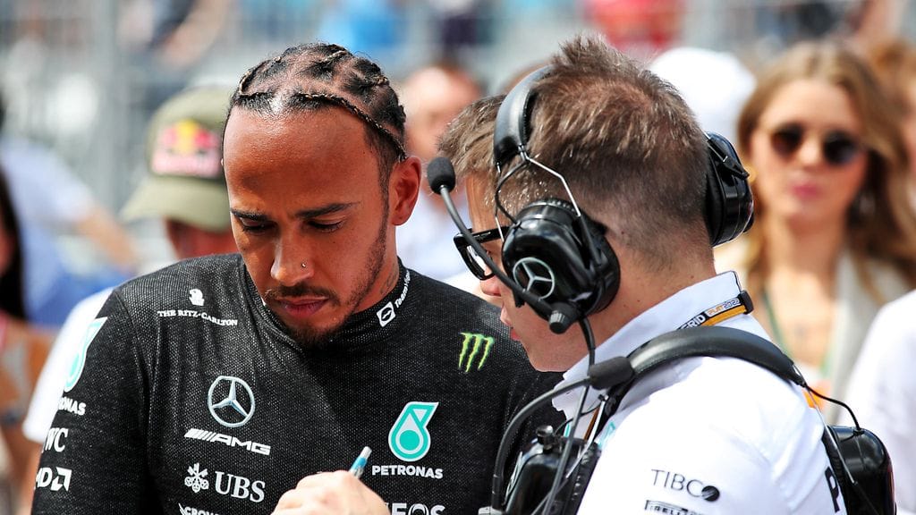 Lewis Hamilton jäi Miamin GP:ssä tallikaverinsa George Russellin taakse kuudenneksi.