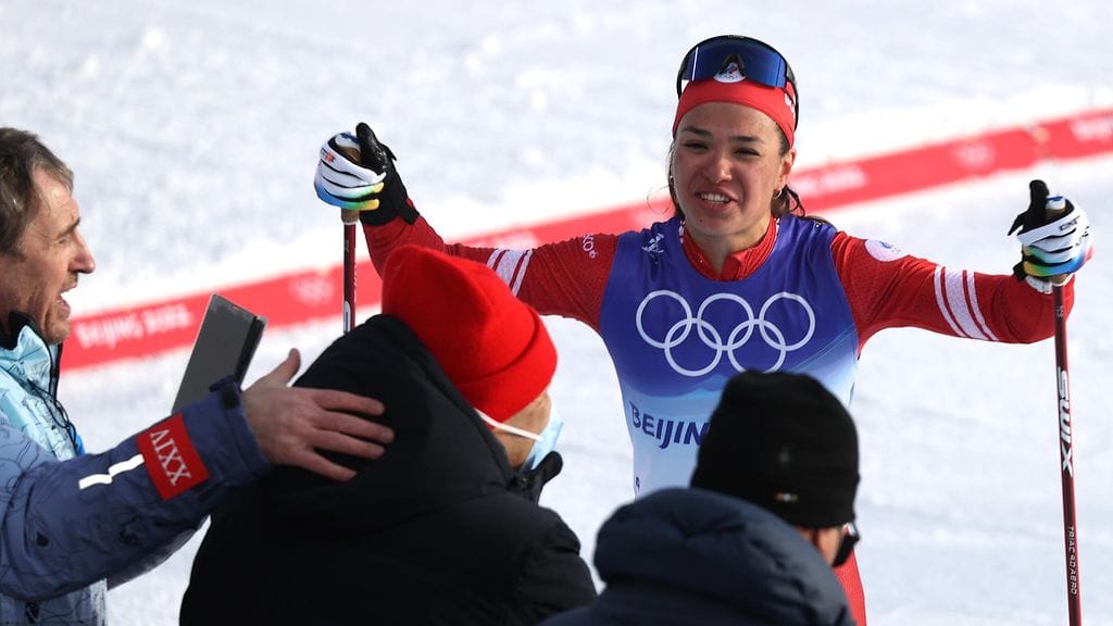 Venäjän Veronika Stepanova voitti olympiakultaa viestissä Pekingissä.