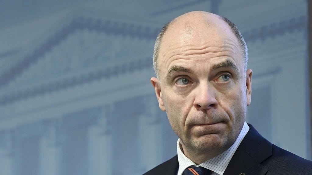 Valtakunnansyyttäjä Ari-Pekka Koivisto pyrkii tekemään mahdollisimman pian ratkaisun siitä, jatketaanko Anneli Auerin ja Jens Kukan saamien seksuaali- ja väkivaltarikossyytteiden käsittelyä käräjäoikeudessa.