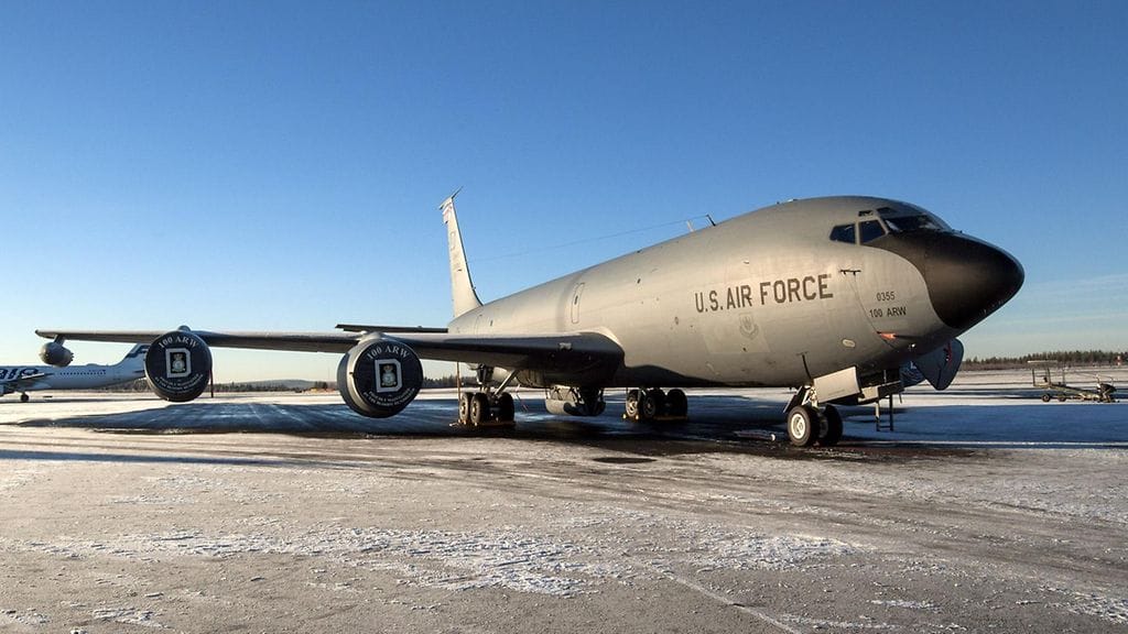 Yhdysvaltojen ilmavoimien KC-135 Stratotanker ilmatankkauskone arkistokuvassa.