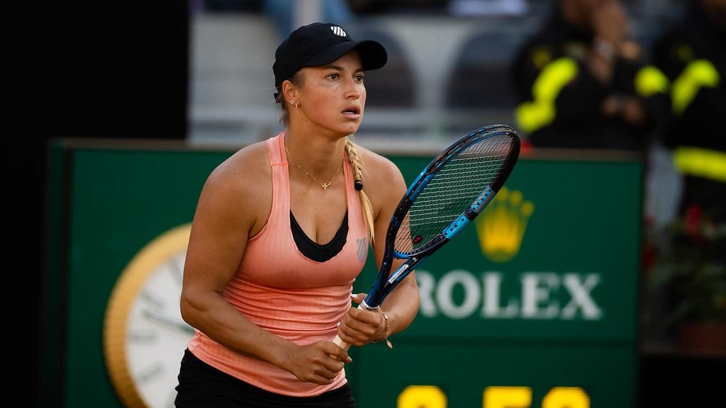Julija Putintseva kohautti toiminnallaan ottelussa Garbine Muguruzaa vastaan.