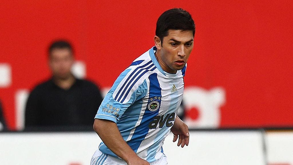 Sezer Öztürk kuvattuna Fenerbahcen riveissä vuonna 2011.