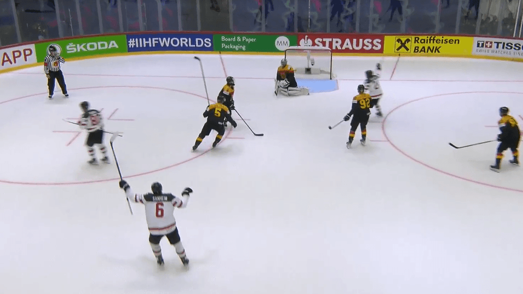 Pierre-Luc Dubois näyttää laukaisutarkkuuttaan.