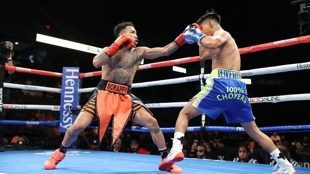 John Ramirez (vasemmalla) jatkoi tappiotonta saldoaan Jan Salvatierraa vastaan.