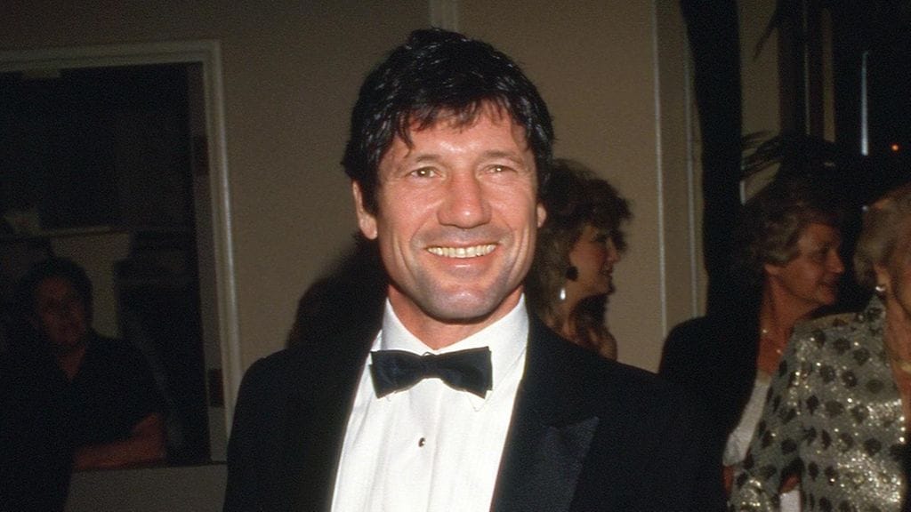 Näyttelijä Fred Ward muistetaan muun muassa tv-sarjoista Teho-osasto, Greyn anatomia ja True Detective.