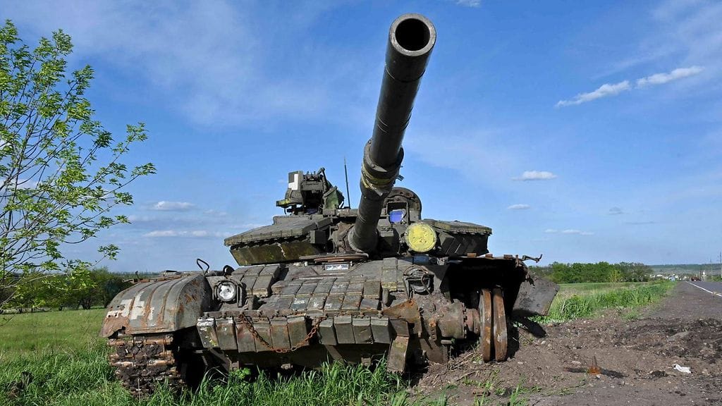 Tuhottu venäläinen panssarivaunu Harkovan itäpuolella 13. toukokuuta.