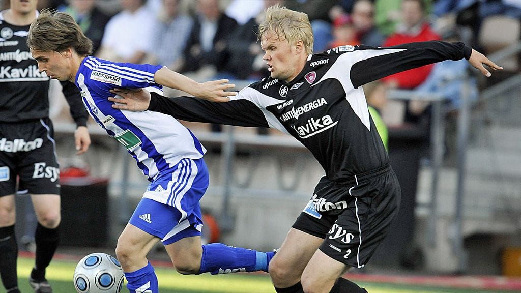 Heikki Haara (oik.) taistelussa Jarno Parikan kanssa kesällä 2009
