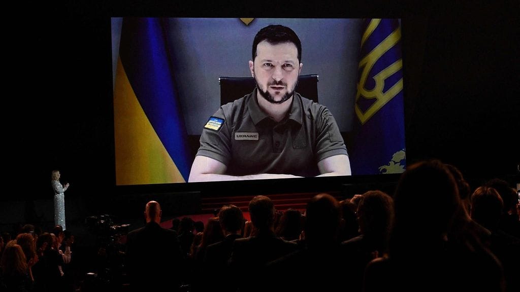 LK 17.5.2022 Ukrainan presidentti Volodymyr Zelenskyi otti yllättäen osaa Cannesin elokuvajuhliin Ranskassa videon välityksellä.
