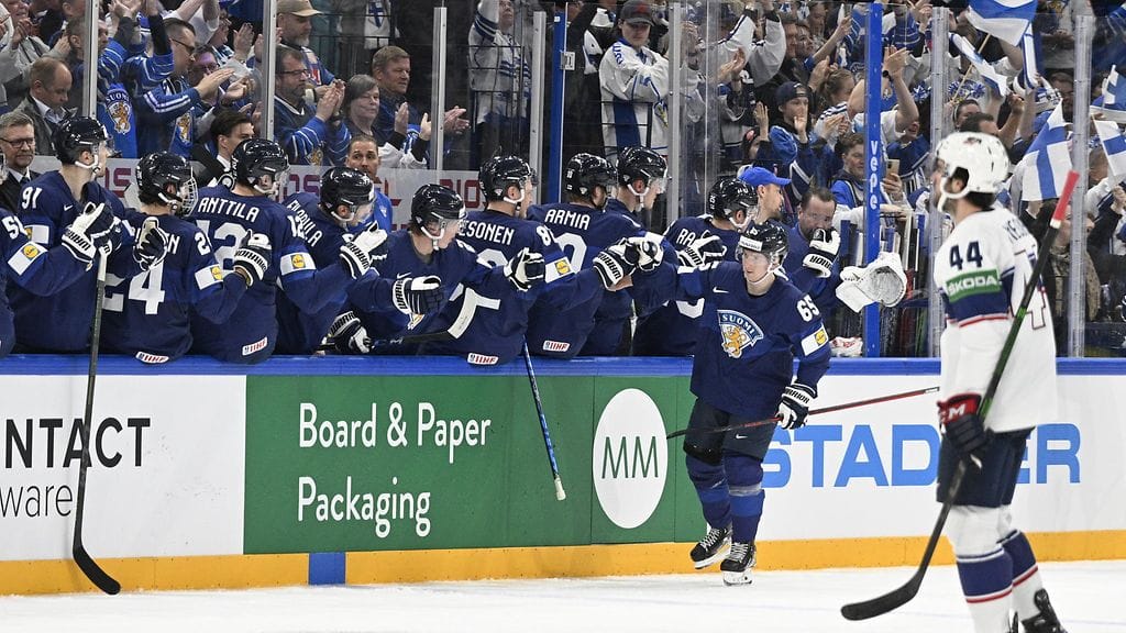 Suomen miesten jääkiekkomaajoukkue kaatoi Yhdysvallat 4-1.