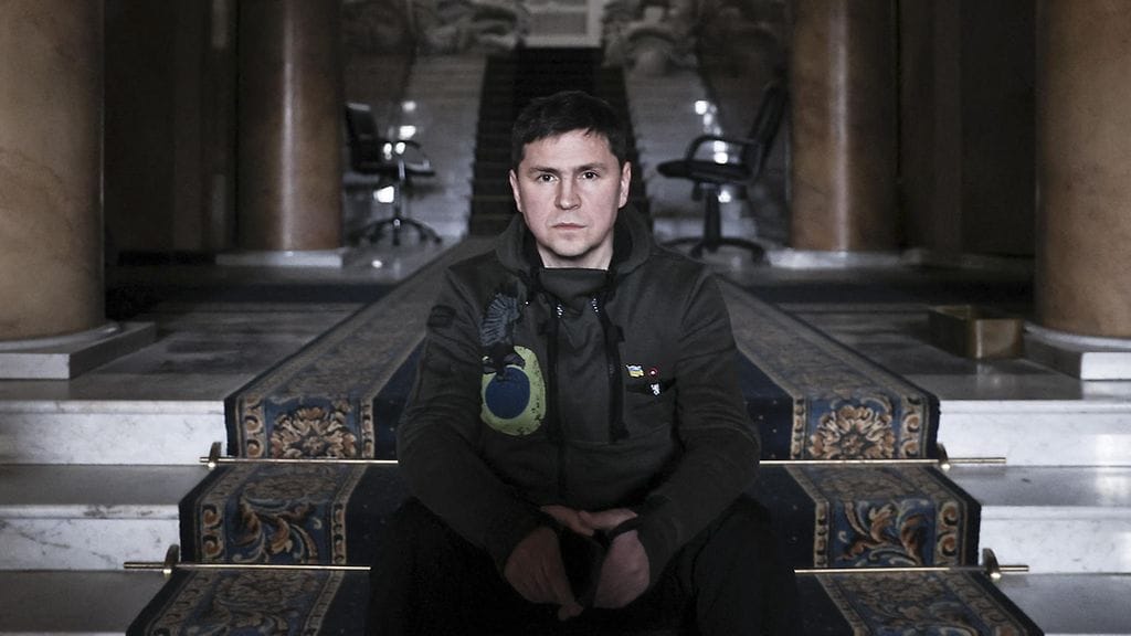 Presidentti Zelenskyin neuvonantaja Mykhailo Podolyak maaliskuussa Kiovassa.