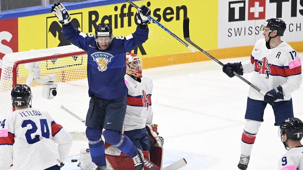 Harri Pesonen tuuletti Leijonien maalia.