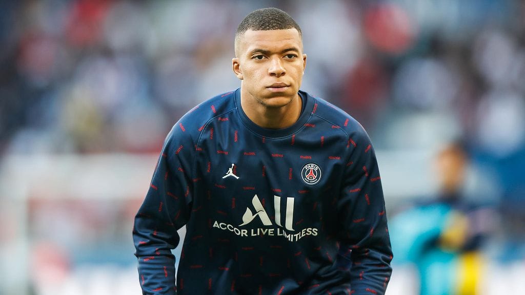 Kylian Mbappe on jäämässä PSG:hen.