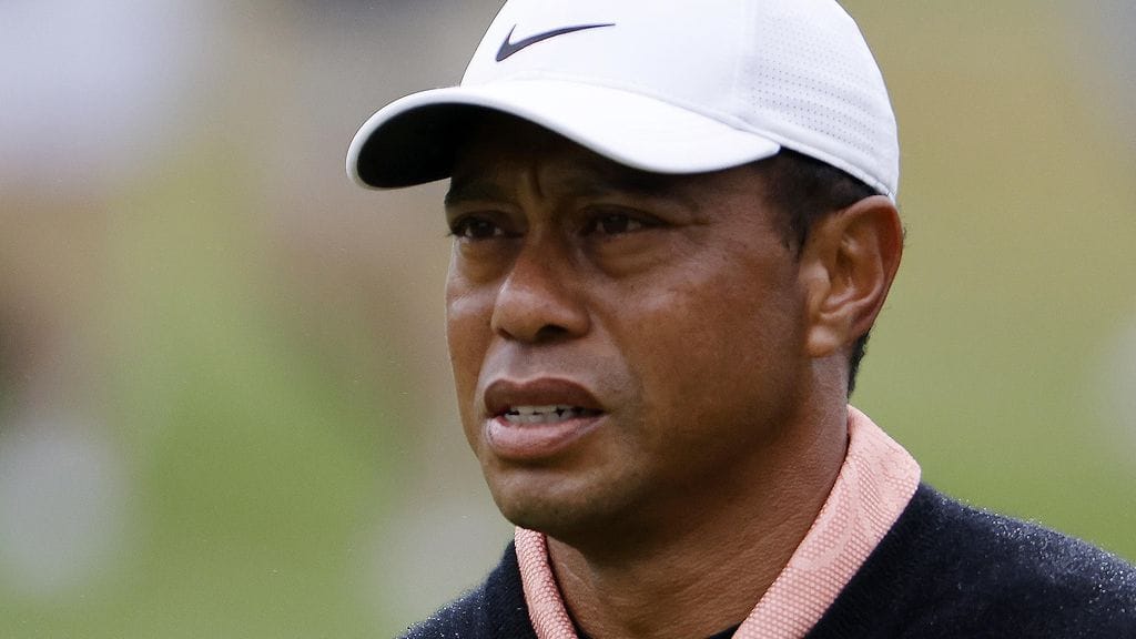 Tiger Woods kärsii kivuista.