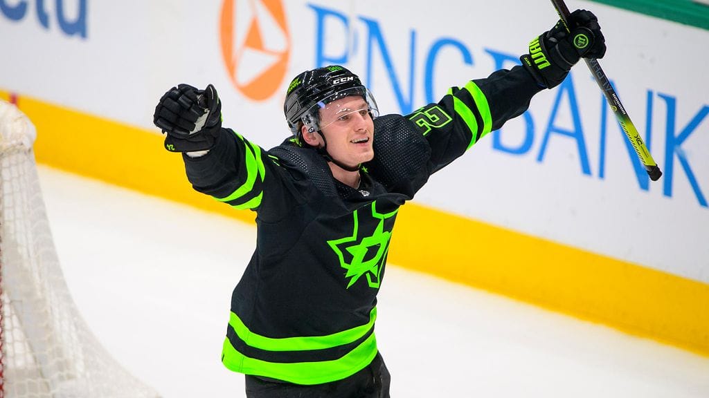 Roope Hintzin nakutti runkosarjassa pisteet 37+35 Dalals Starsin riveissä.